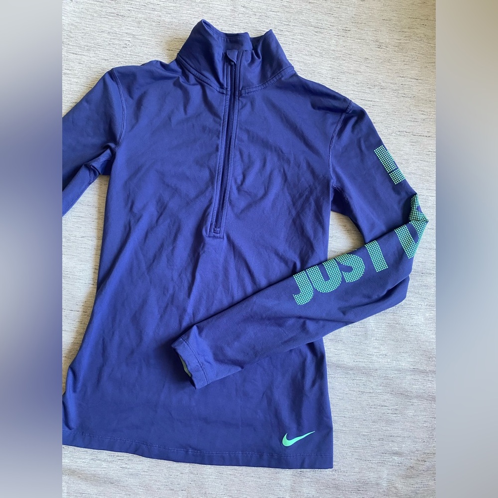 Nike Dri-FIT Purple Long Sleeve 1/4 Zip Top size M